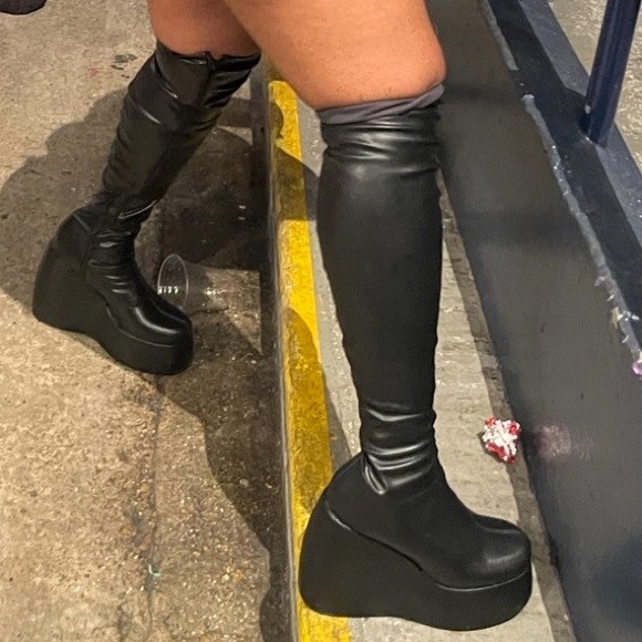 Platform boots - Picture 1 of 2